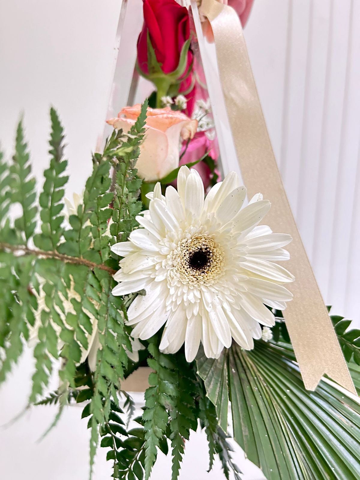 Buy Custom Fresh Flower Acrylic Bag Bouquet – Luxury Transparent Floral Gift - SPARSH