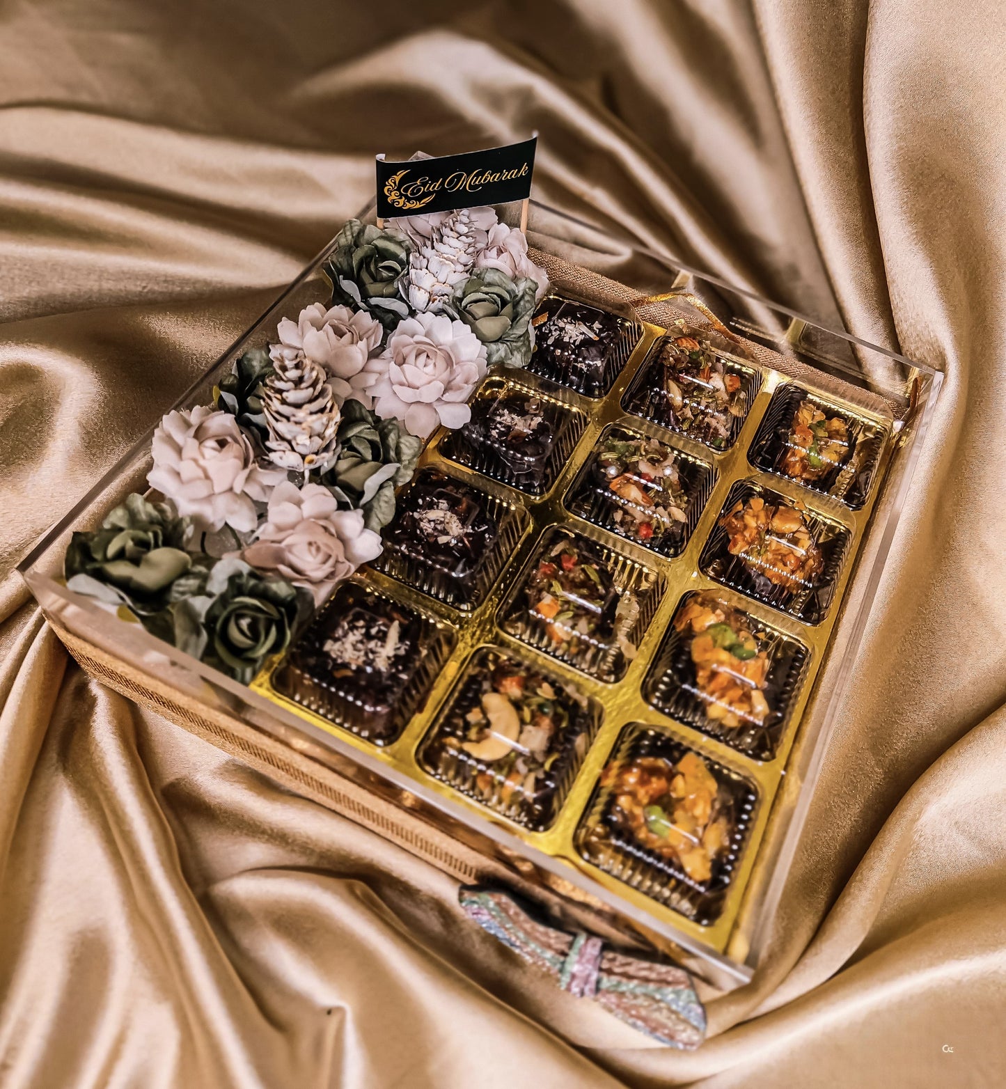 Dates Sweet & Petals Gift Hamper